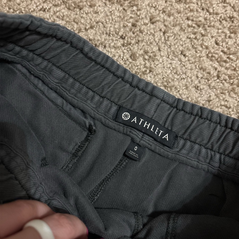 Athleta Shorts Size 0 - Picture 3 of 6